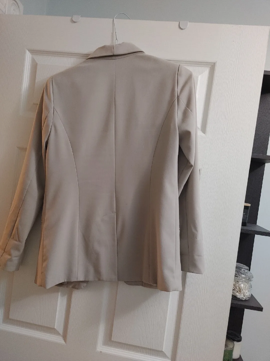 Forever 21 Contemporary Beige Blazer - Size XS image indicator(8)