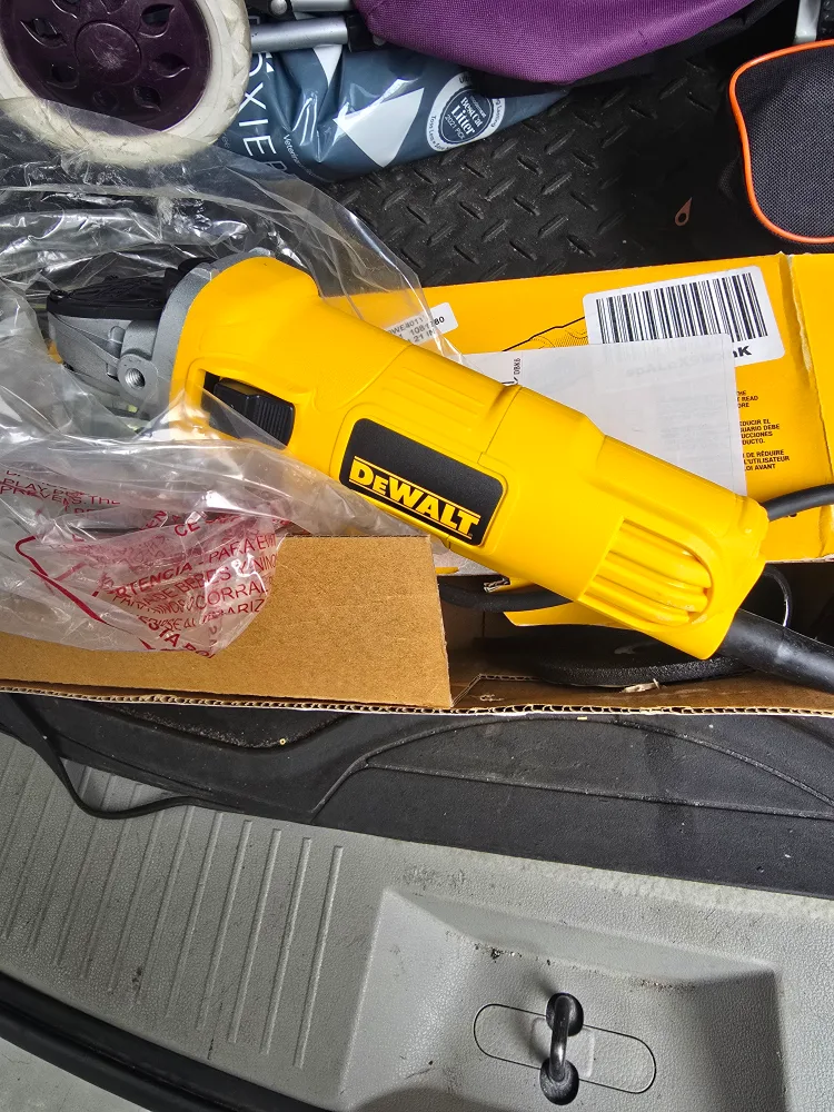 DeWALT Small Angle Grinder Kit - New image indicator(2)