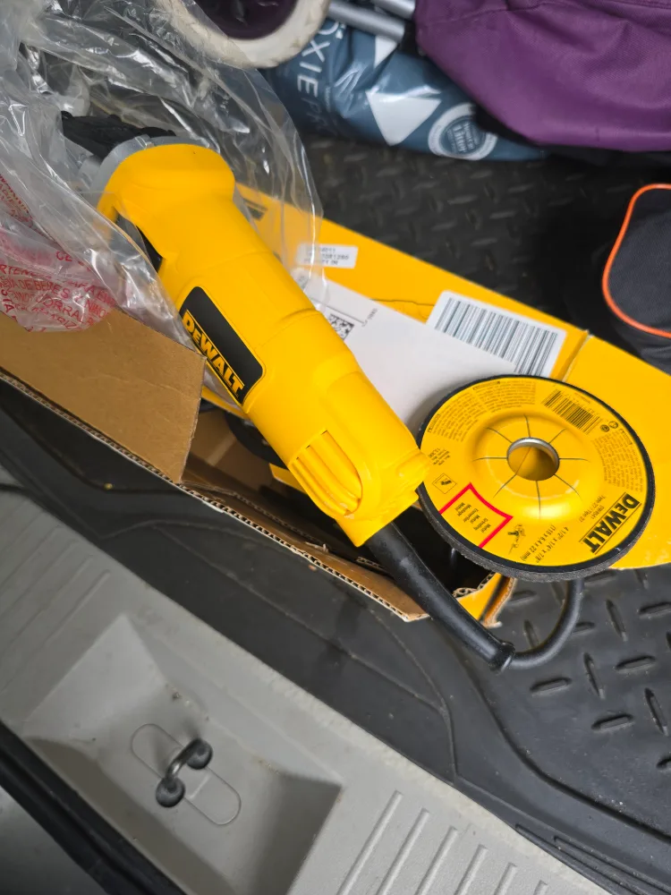 DeWALT Small Angle Grinder Kit - New image indicator(4)