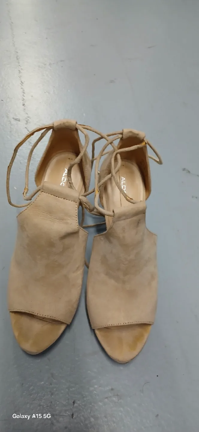 Aldo Heels - Size 6.5 image indicator(5)