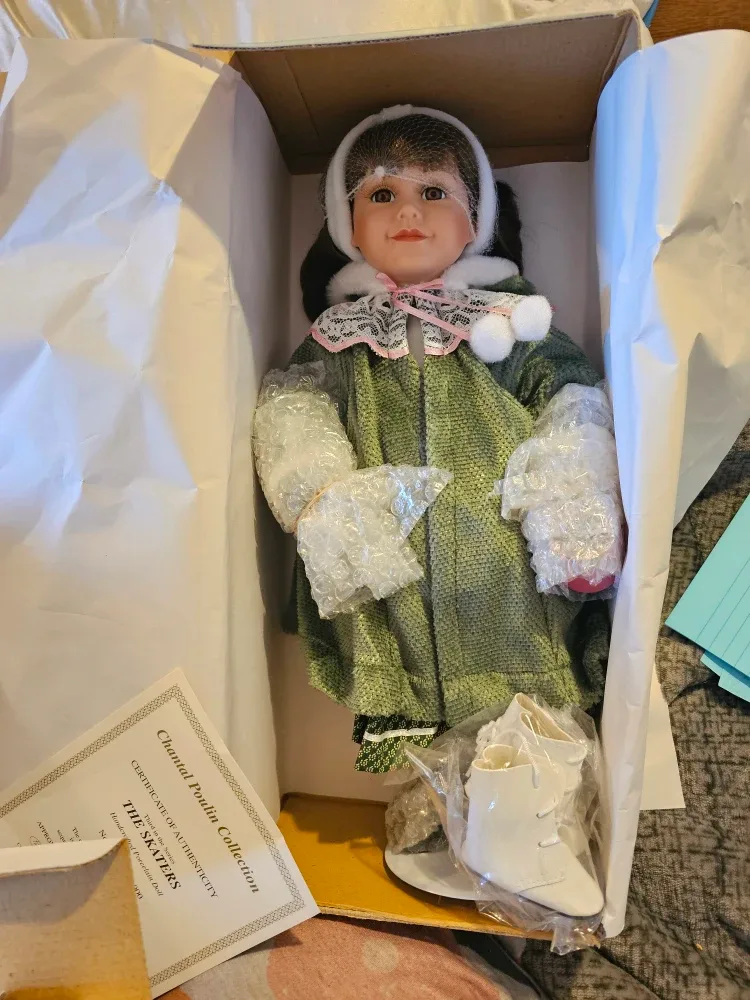 Ashton-Drake Galleries Porcelain Dolls image indicator(8)