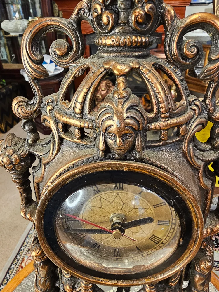 Ornate Vintage Table Clock - Bronze image indicator(4)