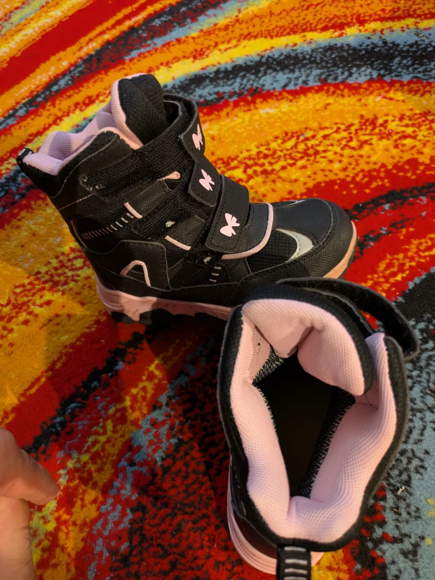 Ovekos Black & Pink Winter Boots - Size 11.5 image indicator(5)