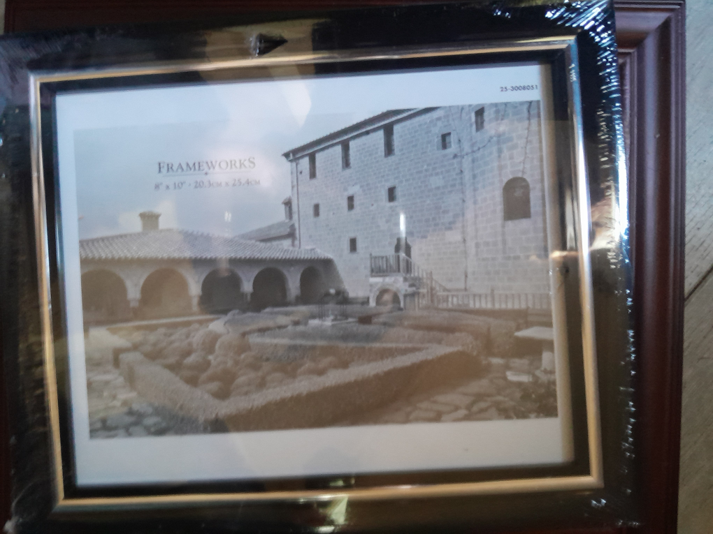 Frameworks Picture Frames - 8" x 10"