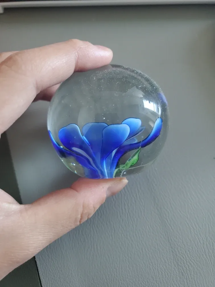 Blue Flower Glass Paperweight image indicator(2)