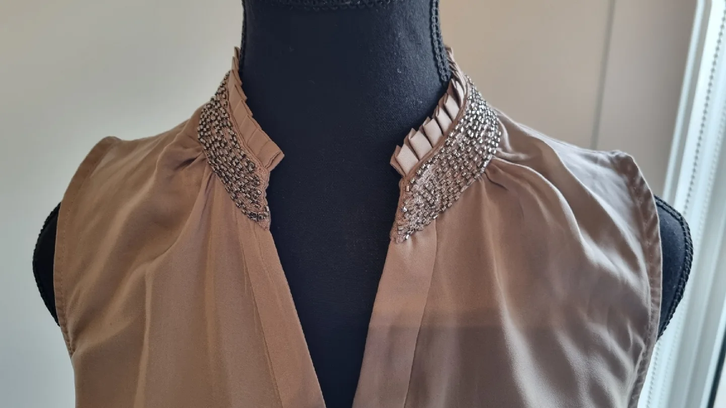 Sleeveless Blouse with Beaded Collar thumbnail