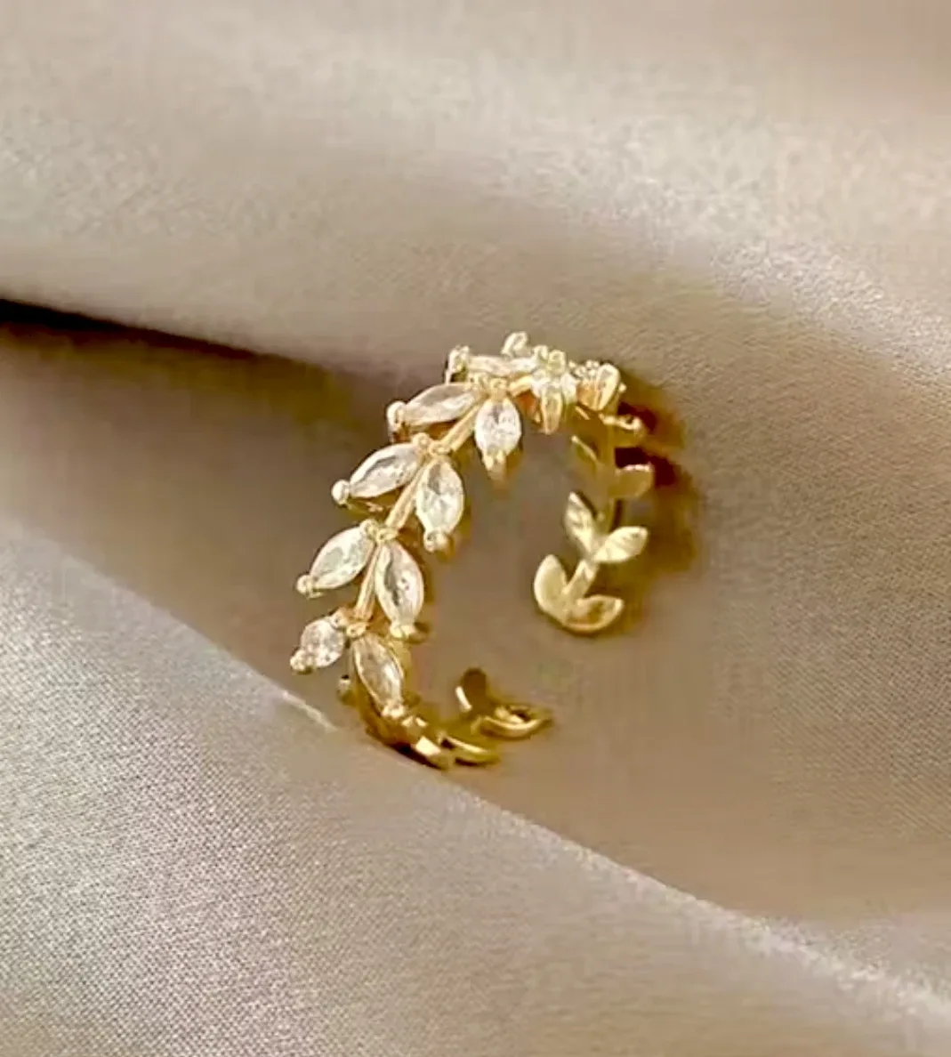 Gold Leaf Design Ring thumbnail