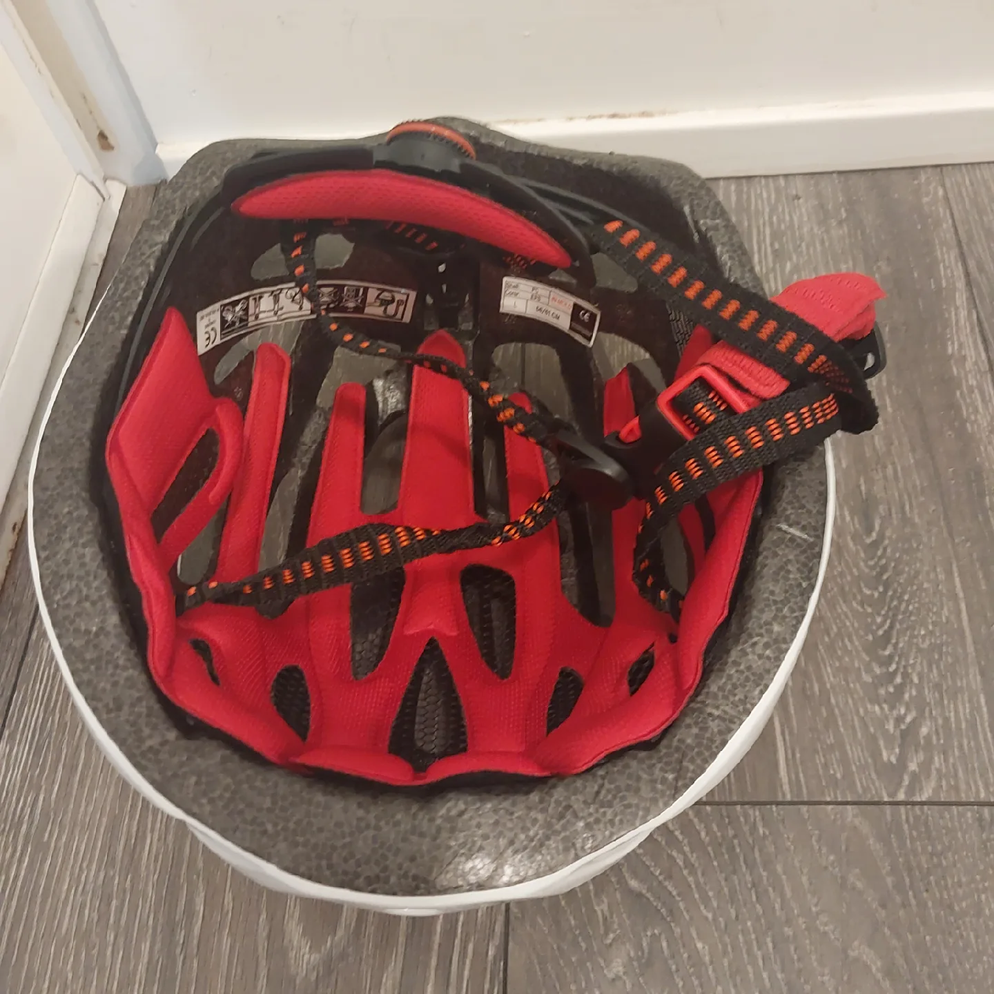 Xinerter White Cycling Helmet image indicator(3)