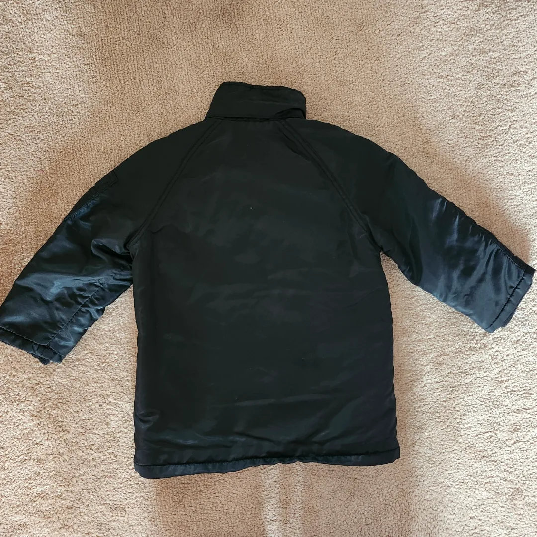 H&M Black Puffer Jacket - Size 3-4Y image indicator(2)