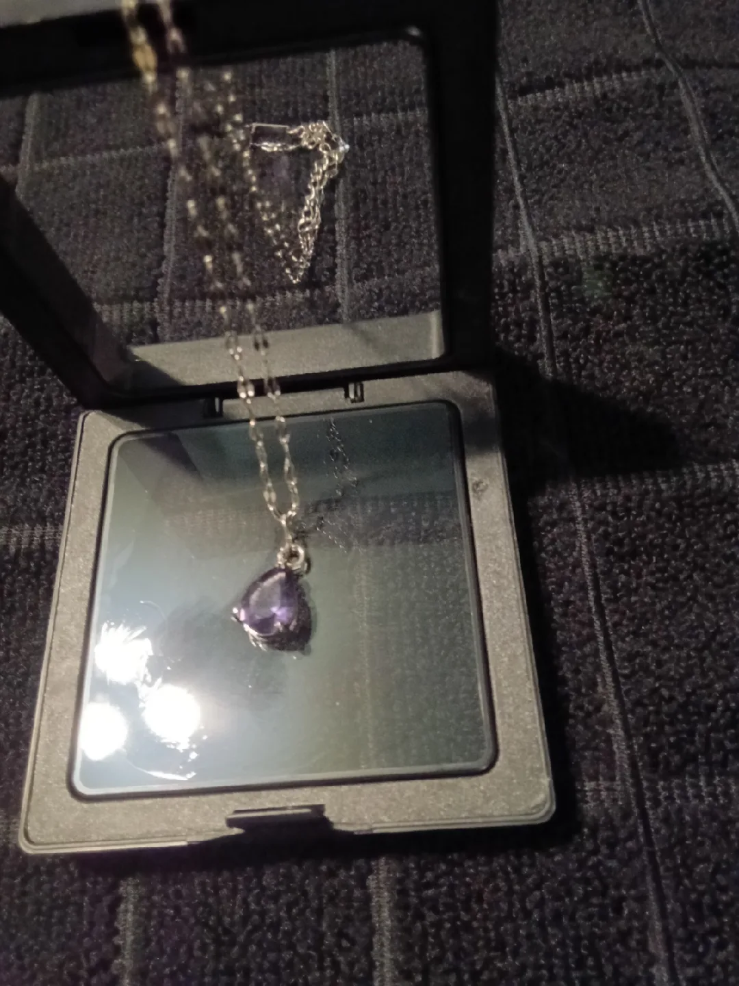 Necklace with  non-precious gemstones image indicator(3)