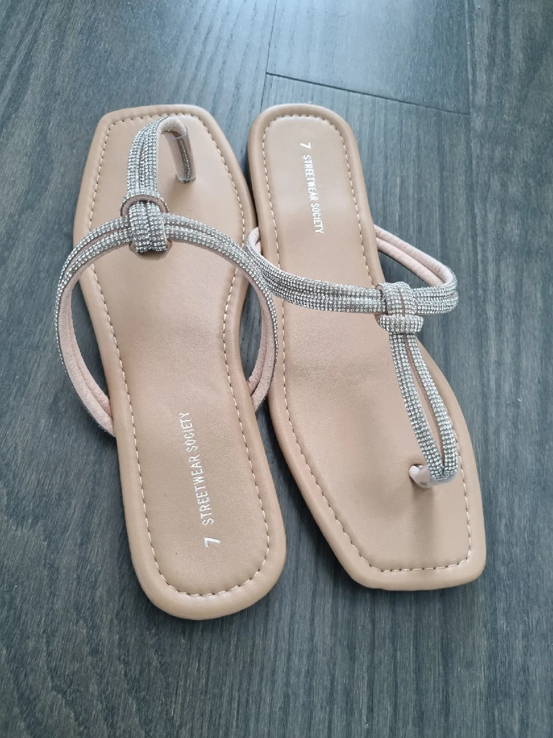 Forever 21 Flats image indicator(2)