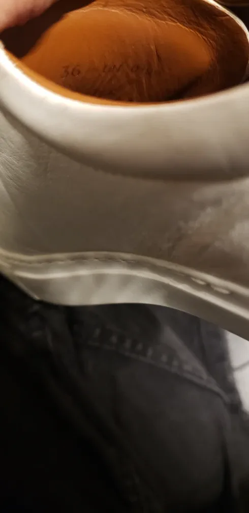 Givenchy White Leather 3-Strap Velcro Low Top Sneakers image indicator(8)