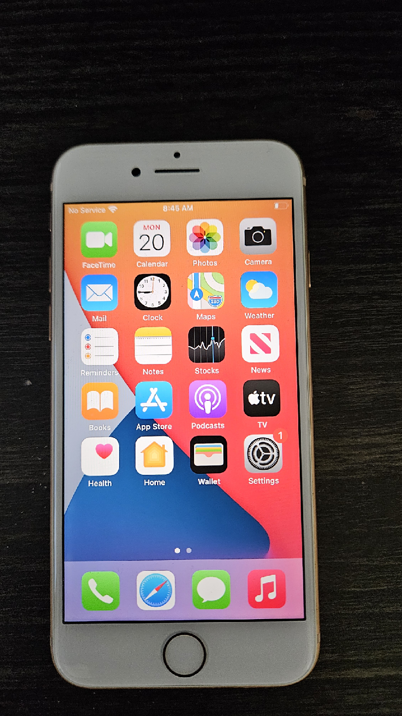 iPhone 8 - photo 2