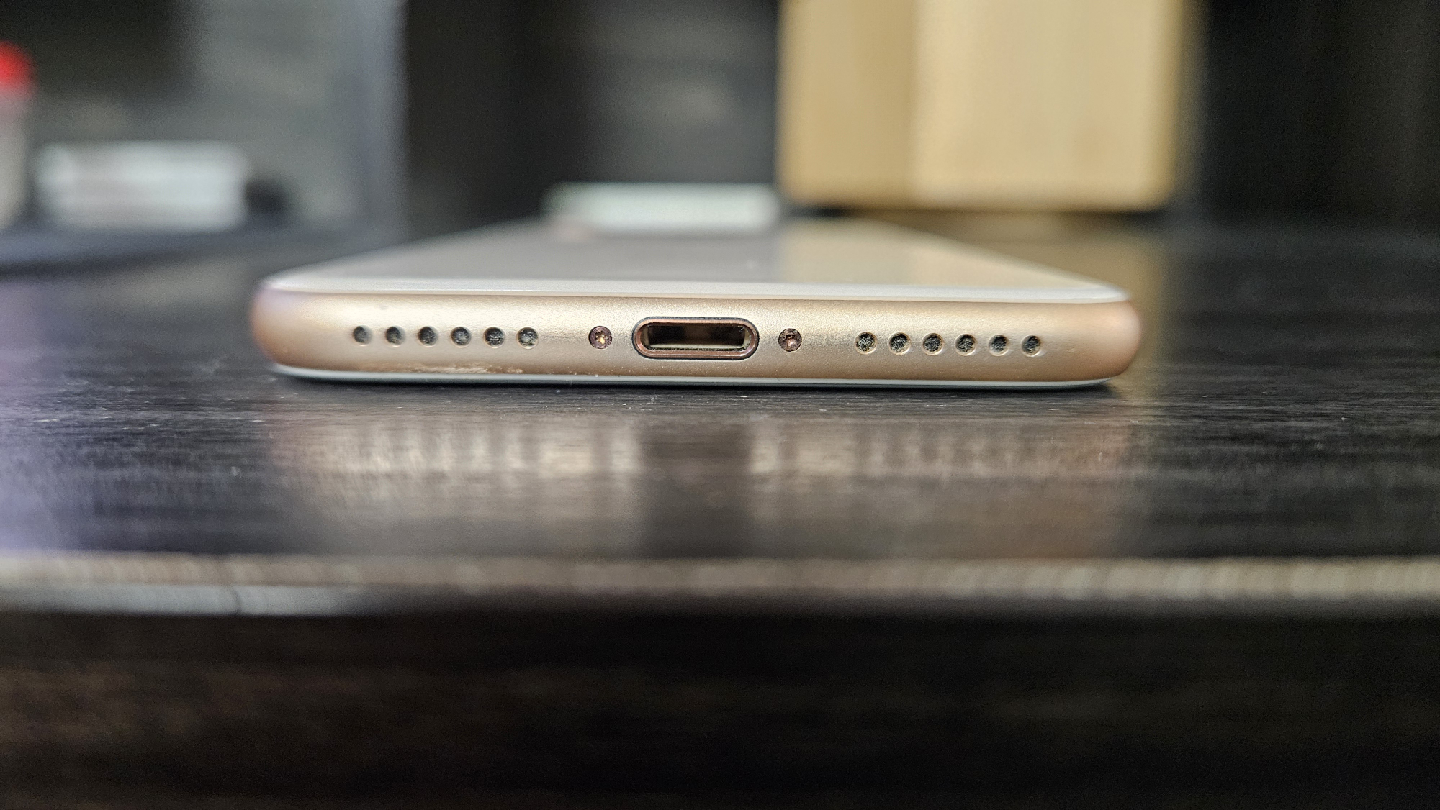 iPhone 8 - photo 4