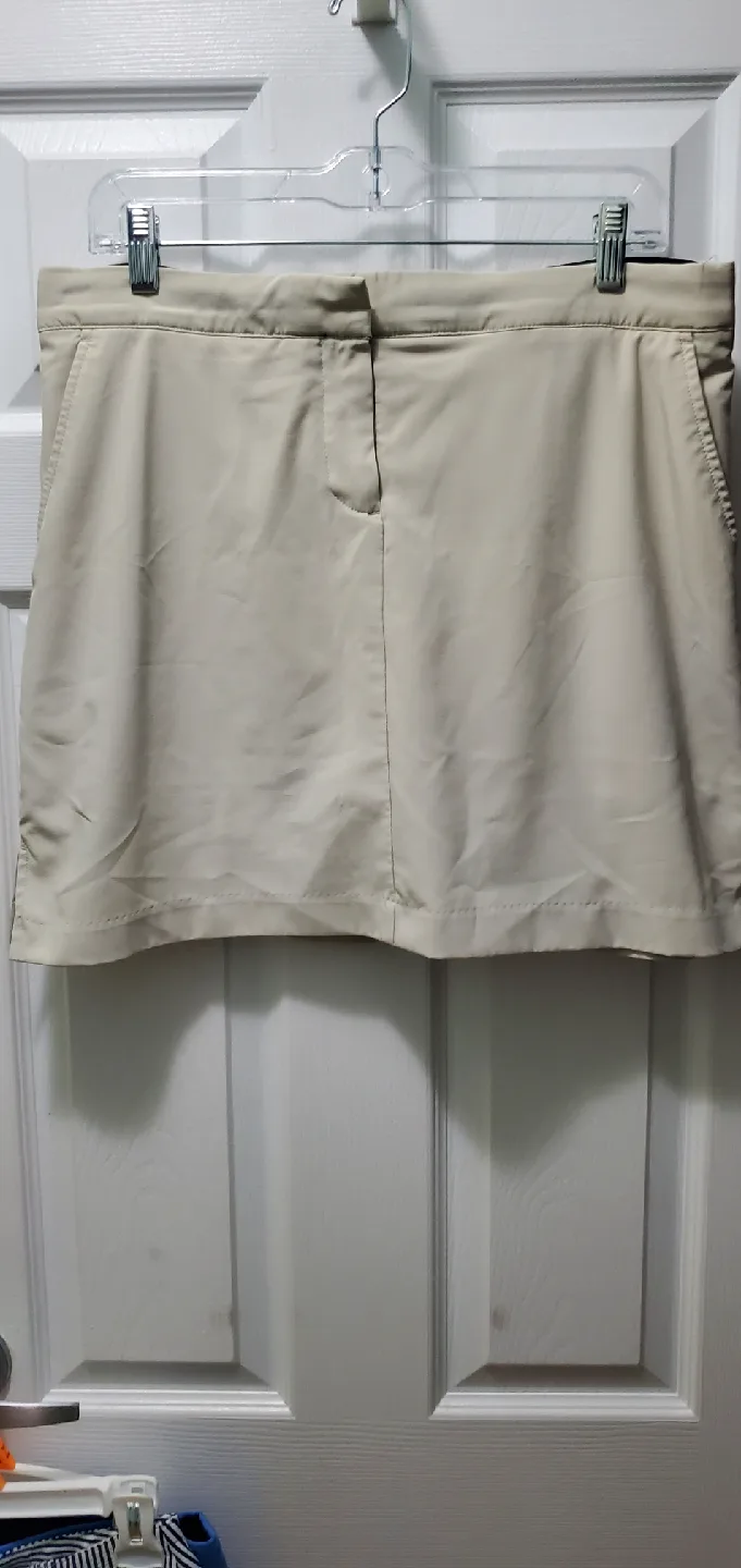 IZOD Golf Skort - Size 6