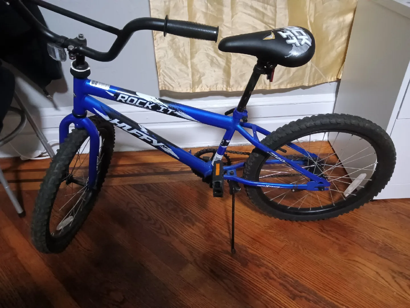 Huffy Rock It 16-inch Blue Kids' Bike image indicator(2)