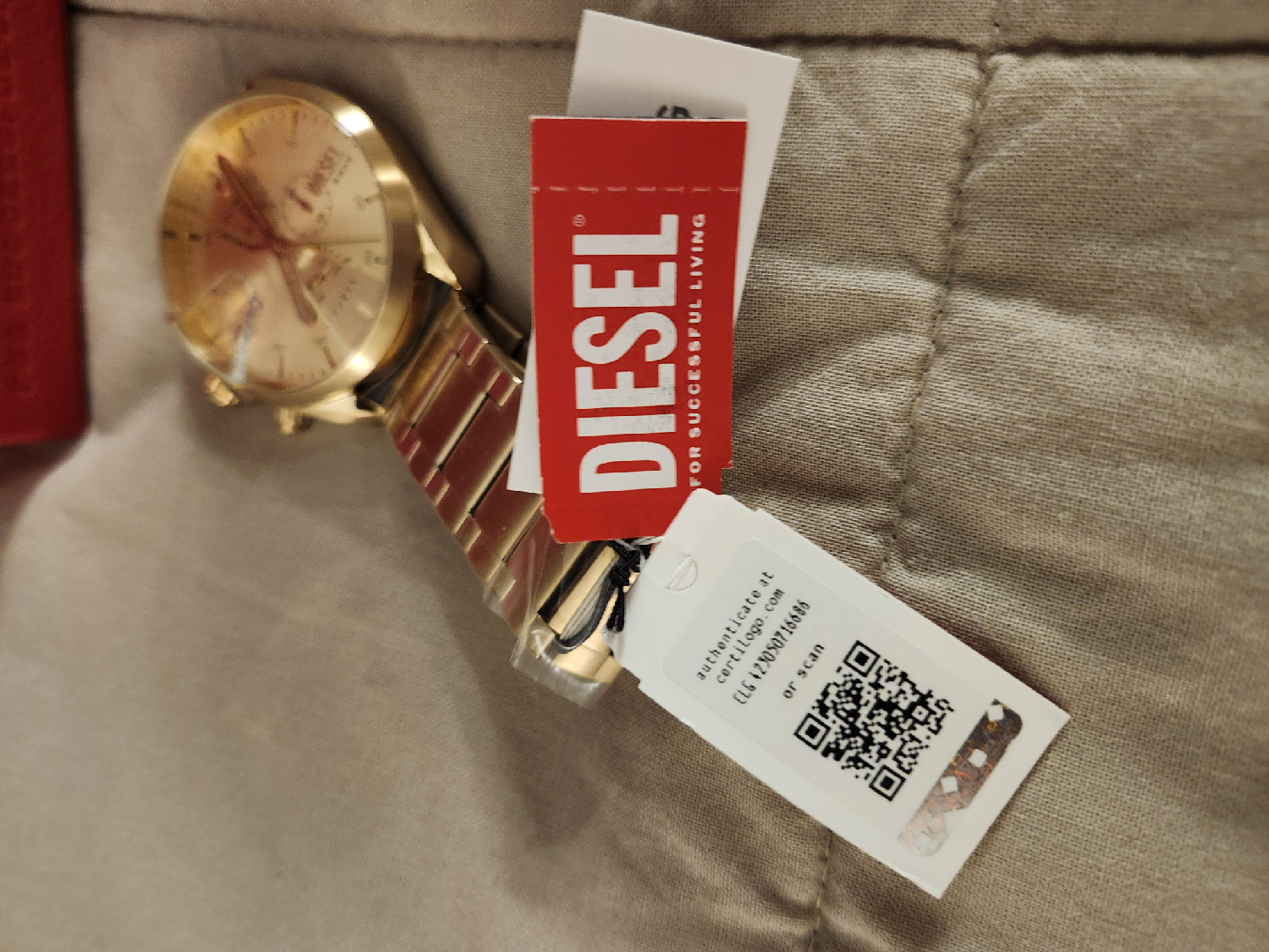 DIESEL - MEN'S NEW WITH TAGS - Gold tone chronograph watch - photo 2