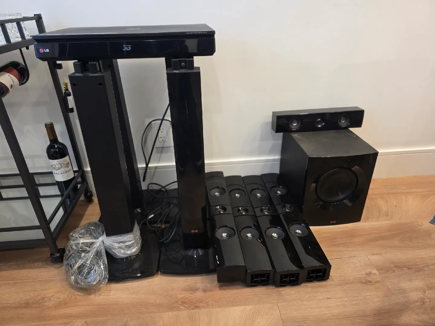 LG 3D Blu-ray Home Theater System image indicator(9)