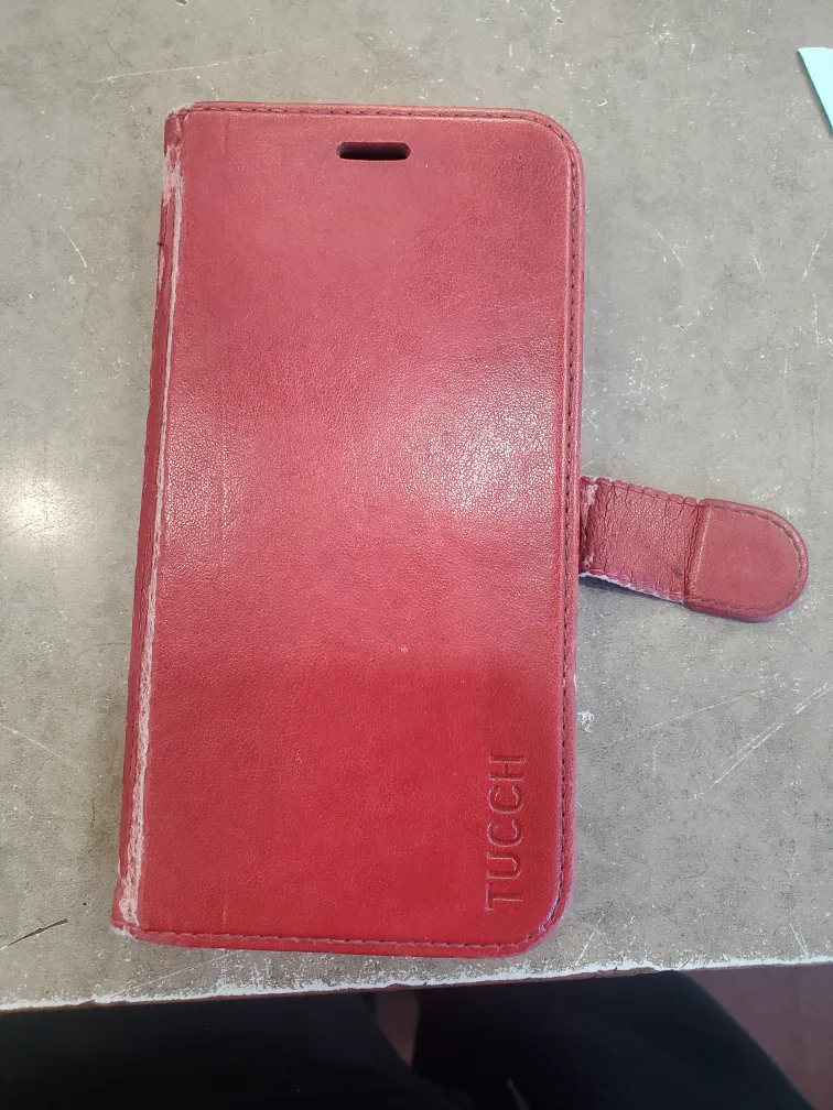 I phone xr 64 gig 82% battery life , w case image indicator(2)