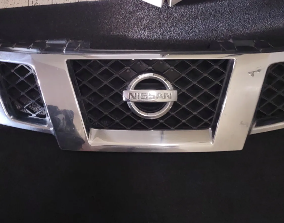 Original Nissan Front Grill - Excellent Condition