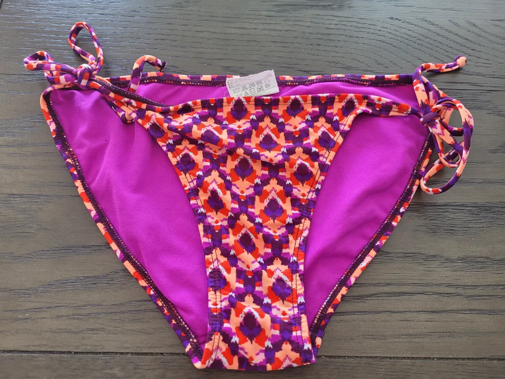 Old Navy Bikini Bottom - Size M thumbnail