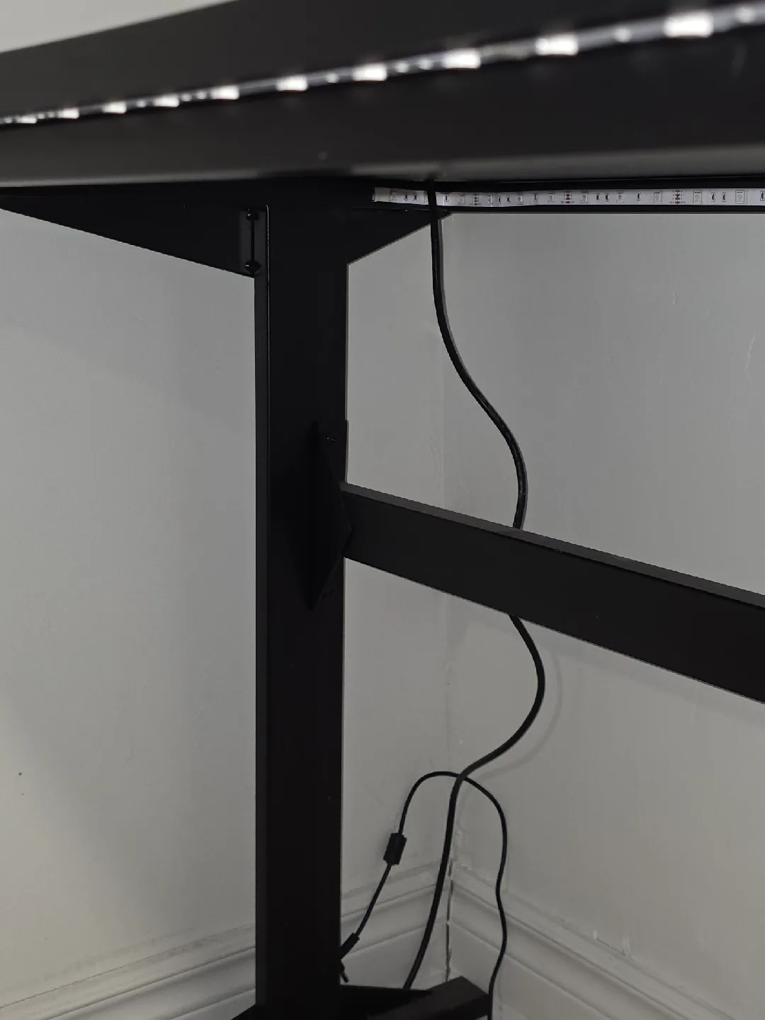 Gaming Desk - Black image indicator(3)