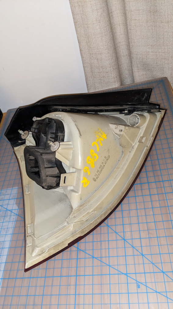 VW Rabbit 2008 Tail Light - photo 3