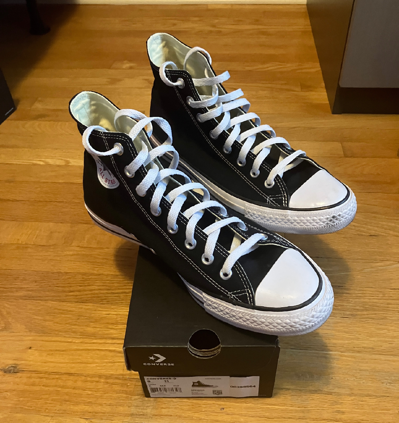 Converse Chuck Taylor All Star High Top - Size 9