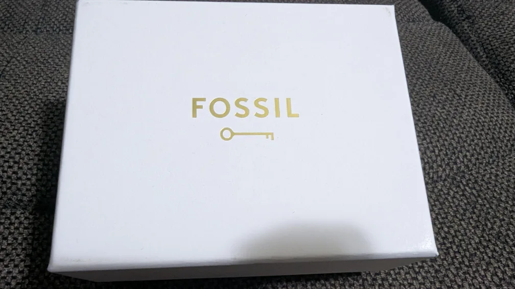 New Fossil His and Her Watch Set/brand new image indicator(5)