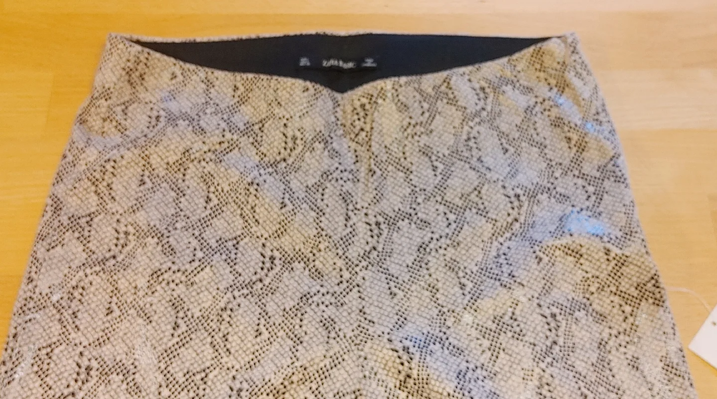 Zara Basic Pants - Size L image indicator(10)