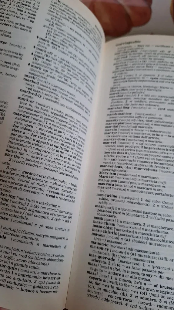 Collins Giunti English-Italian Dictionary image indicator(2)