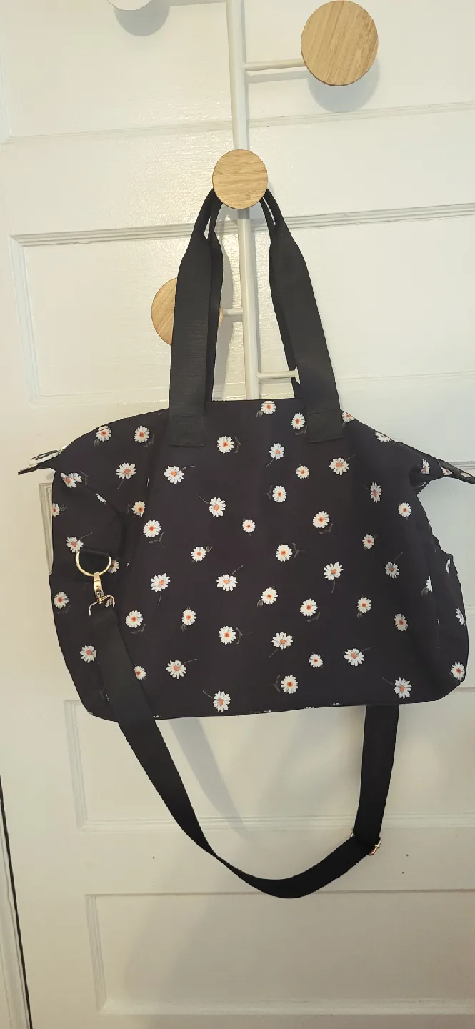 Alice + Olivia Daisy Print Tote Bag - Black/White image indicator(4)