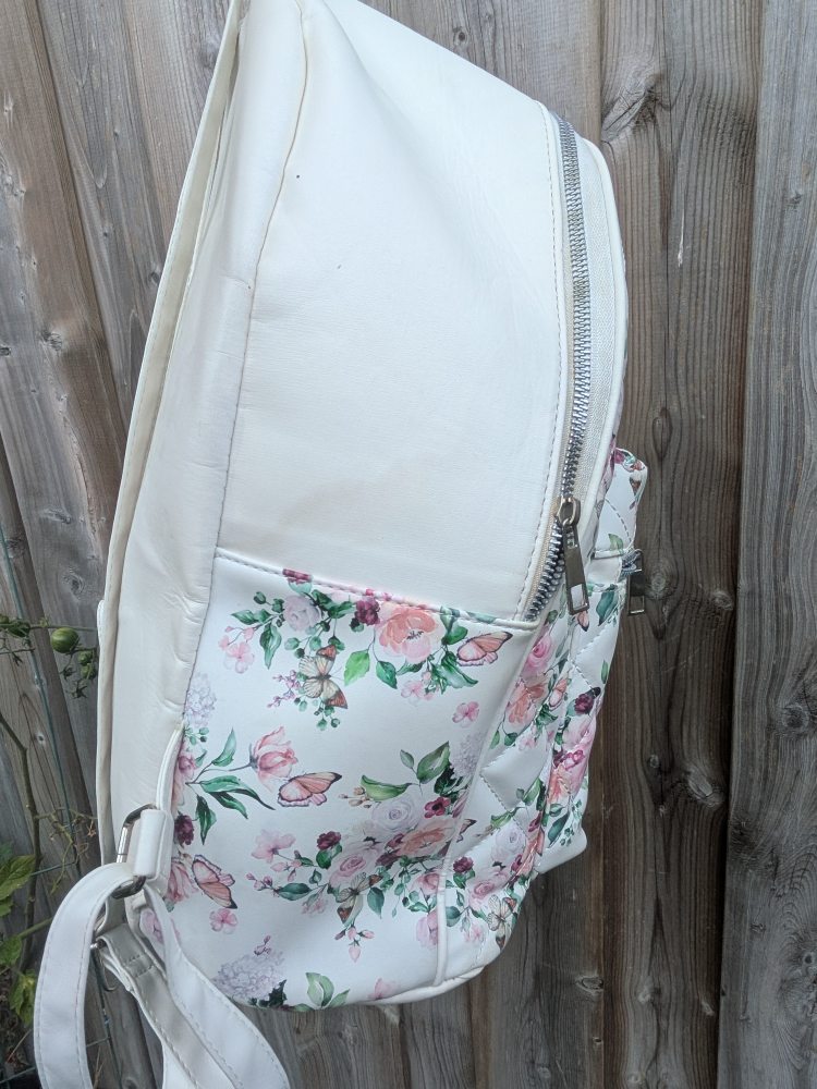 White floral knapsack - photo 2