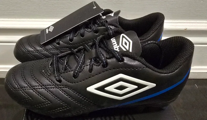 NEW! Umbro Stadia Youth Soccer Cleats - Size 2 image indicator(2)