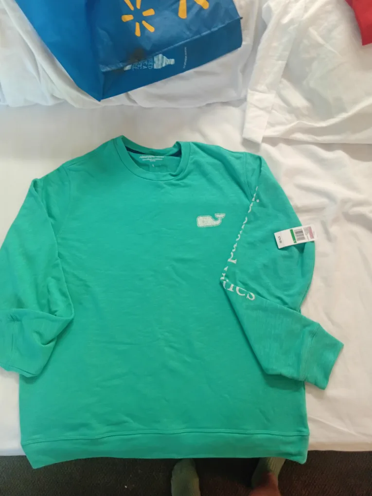 Vineyard Vines Long Sleeve Shirt - Size L image indicator(2)