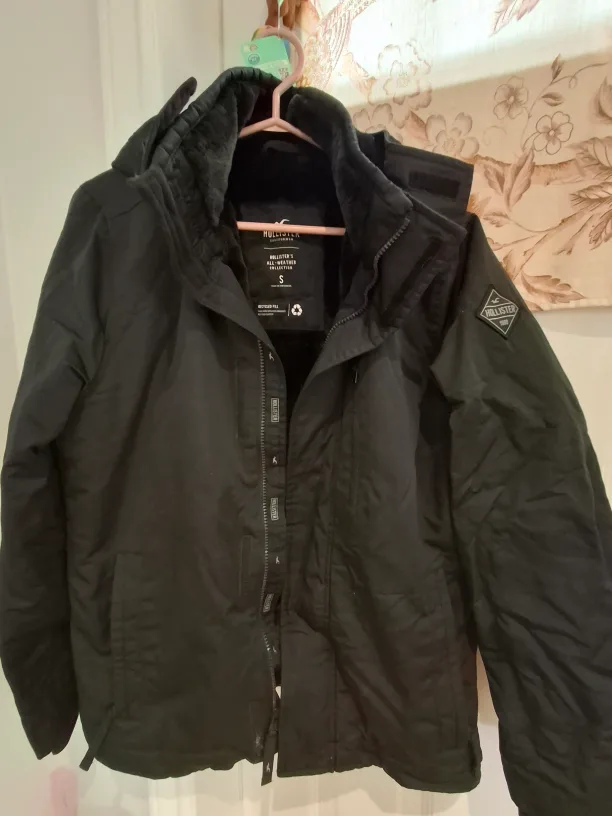 Hollister All-Weather Collection Black Jacket - Size S