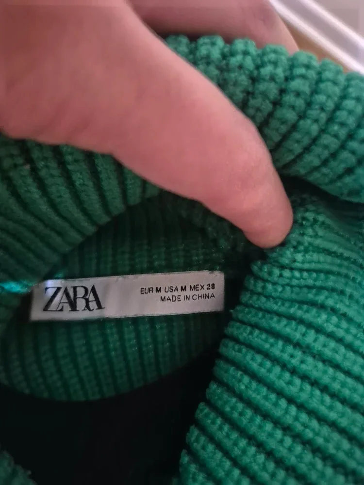 Zara Green Knit Turtleneck Sweater - Size M image indicator(2)
