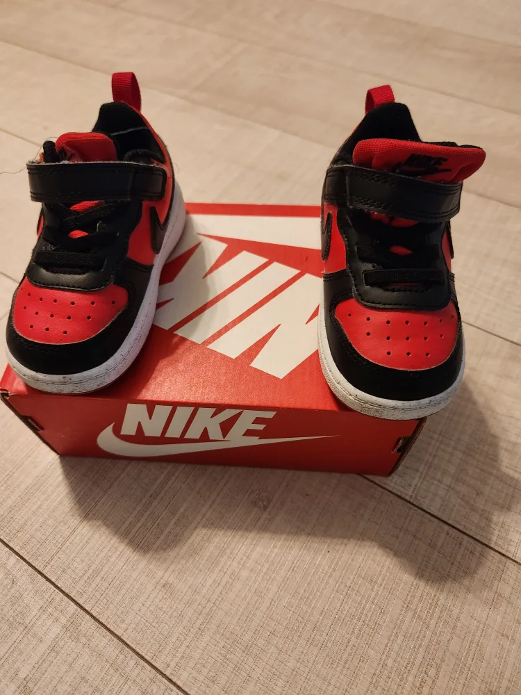 Nike Kids' Shoes - Red & Black image indicator(2)