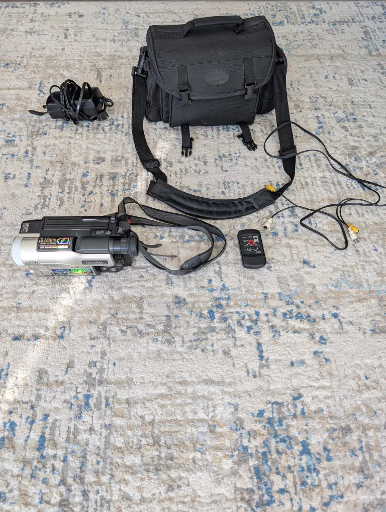 Hitachi VM-E565LA Digital Video Camera image indicator(6)