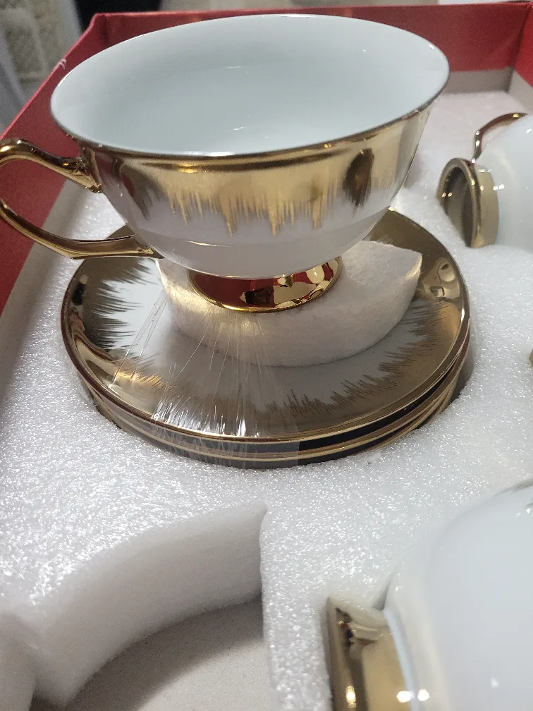 Tea Cup Set - White & Gold, 6 Cups & Saucers image indicator(2)