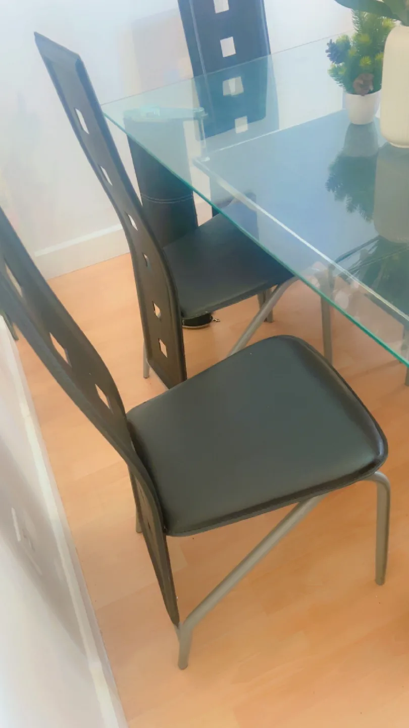 Glass Dining Table with 6 Chairs image indicator(3)