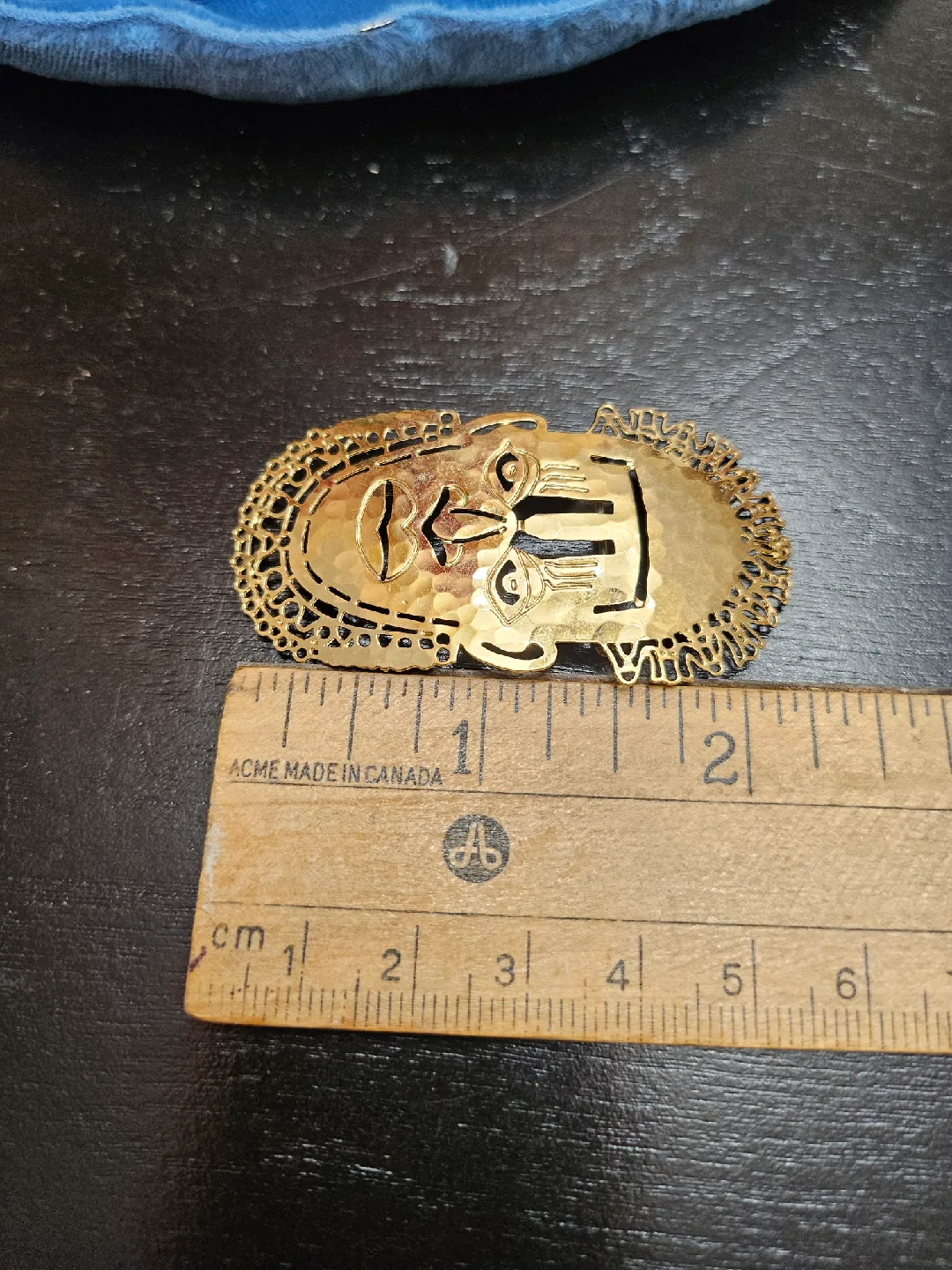 Vintage WB Gold Tone Face Brooch image indicator(7)