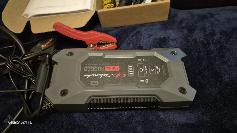+ Bluetti AC70 Power Station - photo 4