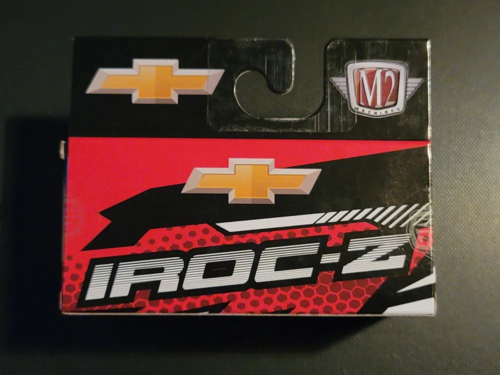 M2 Machines 1985 Chevrolet Camaro IROC-Z R89 image indicator(5)