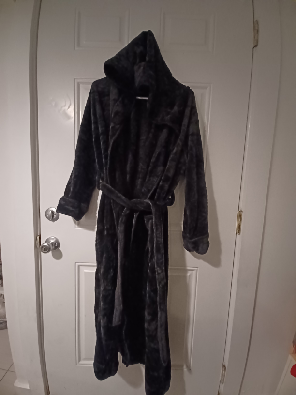 Hooded Plush Robe - Black - photo 4