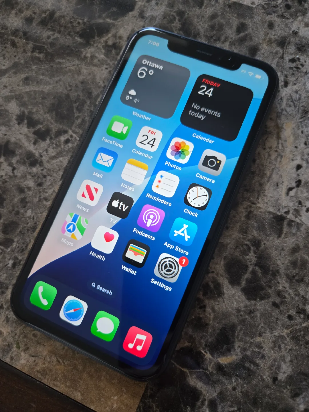 iPhone 11 128GB Black Great Condition thumbnail