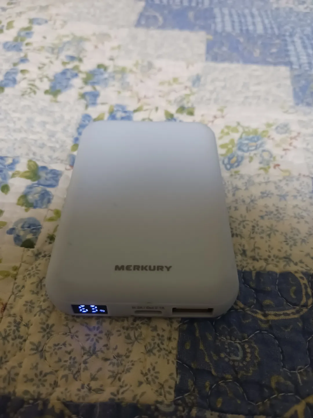 Merkury Innovations Wireless Charging Power Bank image indicator(2)