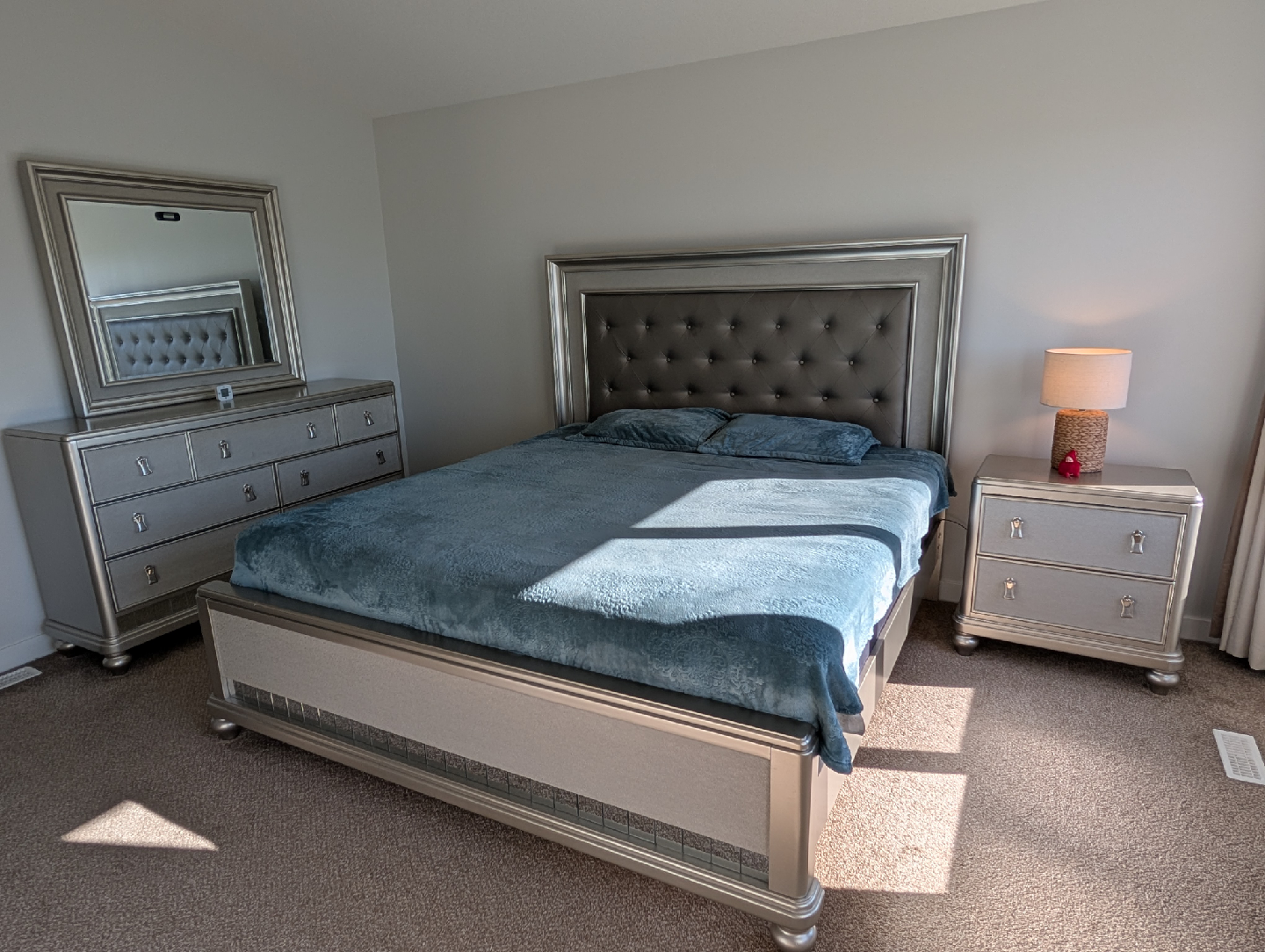 Bedroom Set - Bed, Dresser, and Nightstand - photo 3