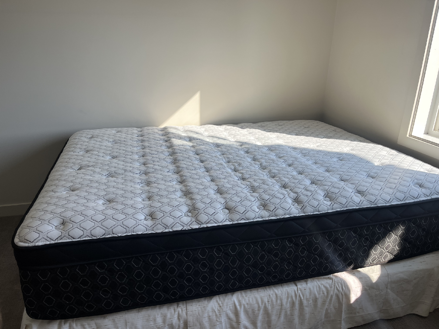 Sealy Posturepedic Mattress - photo 3