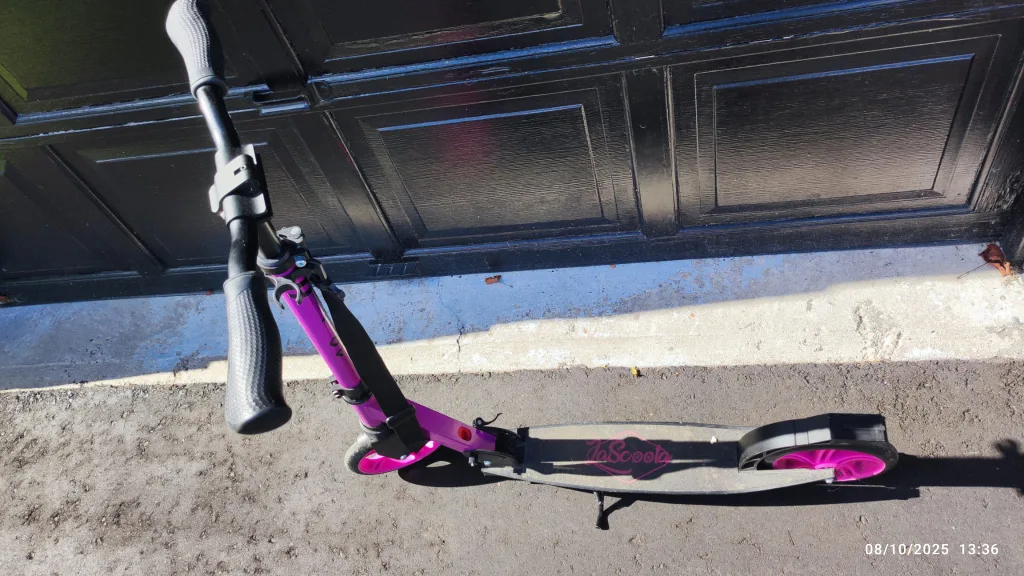 LaScoota Purple/Black Scooter image indicator(2)